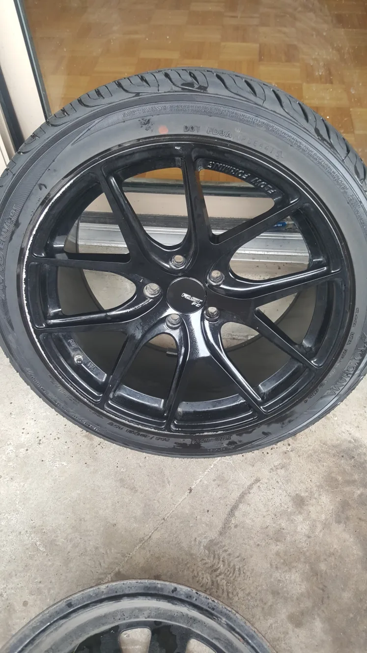 Staggered Yokohama Avid Envigor 95 w On Fast Fc04 Rims | R 18 thumbnail