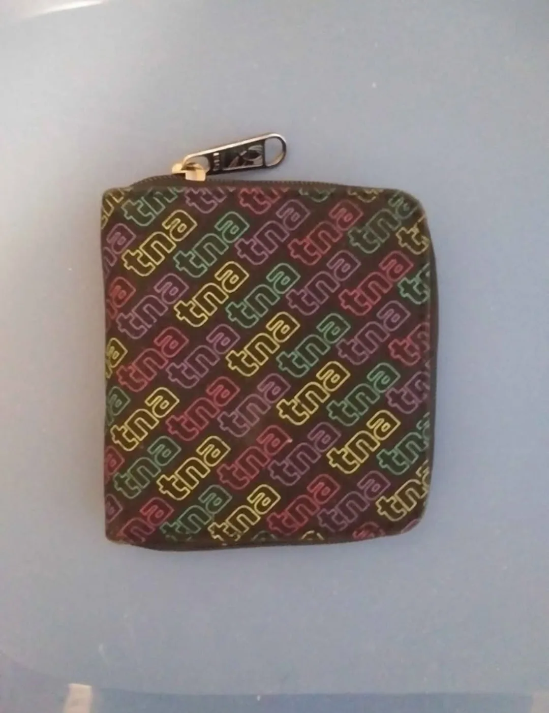"TNA" wallet thumbnail