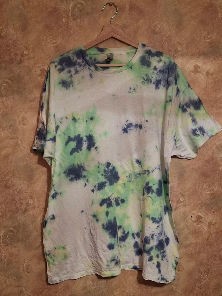 handmade Tie-Dye T-Shirt image indicator(2)