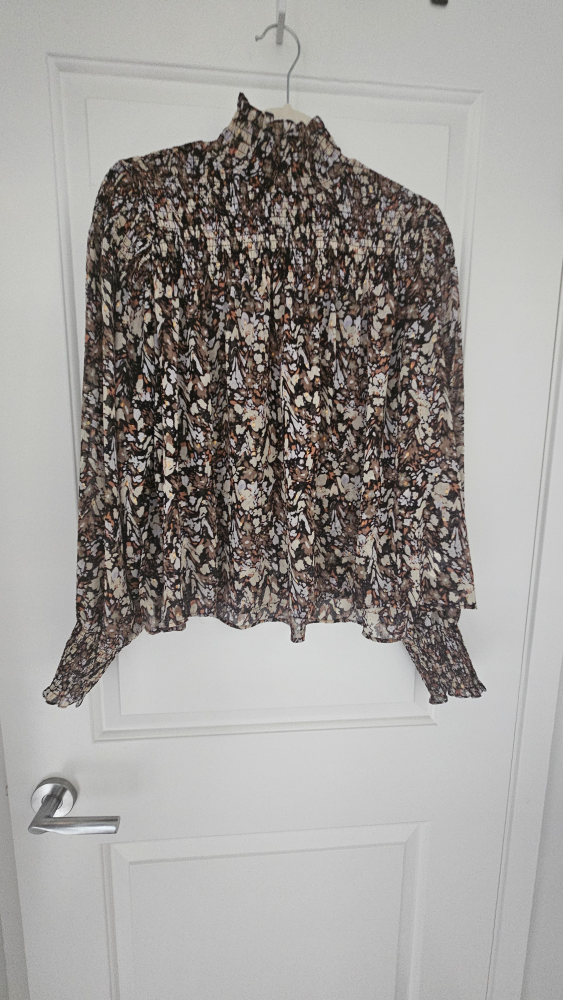 House of Harlow 1960 Floral Blouse with smocked neck