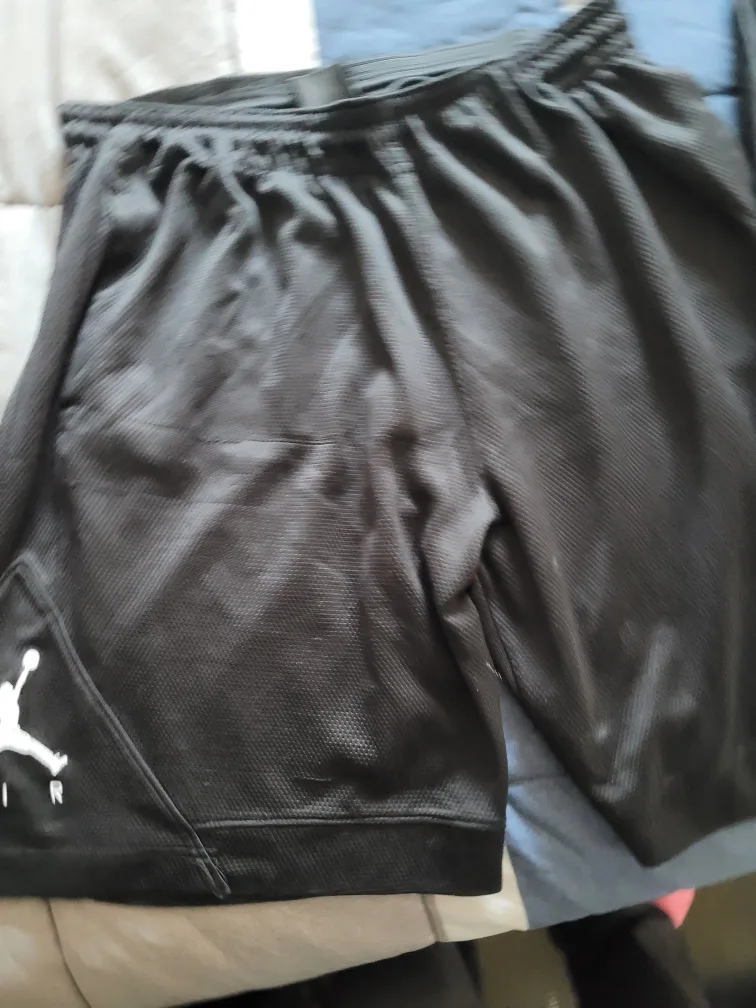 Black athletic shorts image indicator(4)