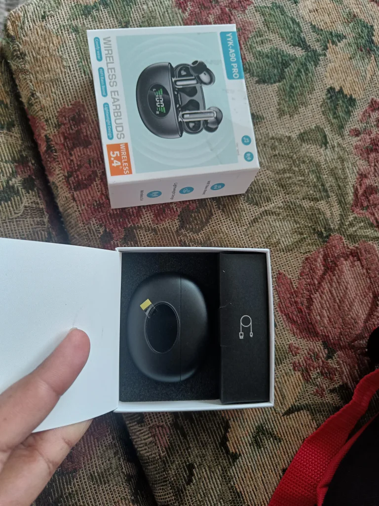 YYK-A90 PRO Wireless Earbuds - New in Box! thumbnail