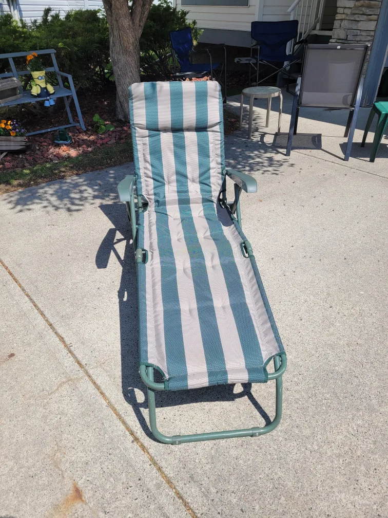 Outdoor Lounger Chair - Green & White thumbnail