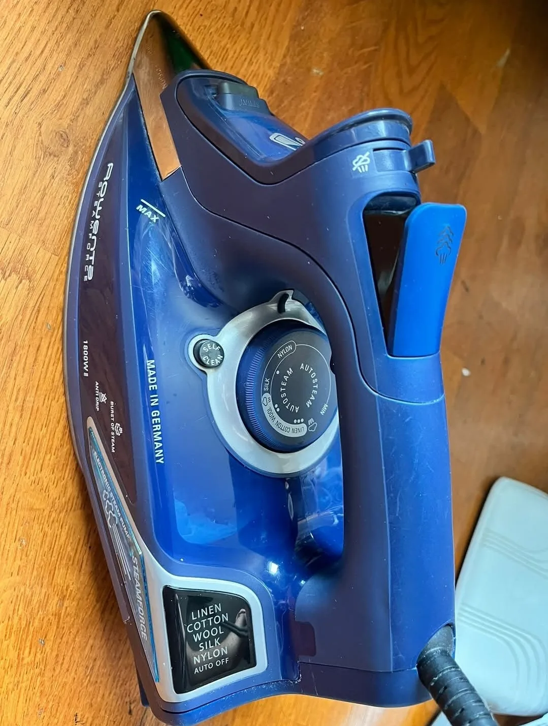 Rowenta Steamforce Iron - Blue thumbnail