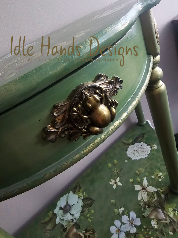 Froggy Meadow - Half Moon Accent Table - photo 3