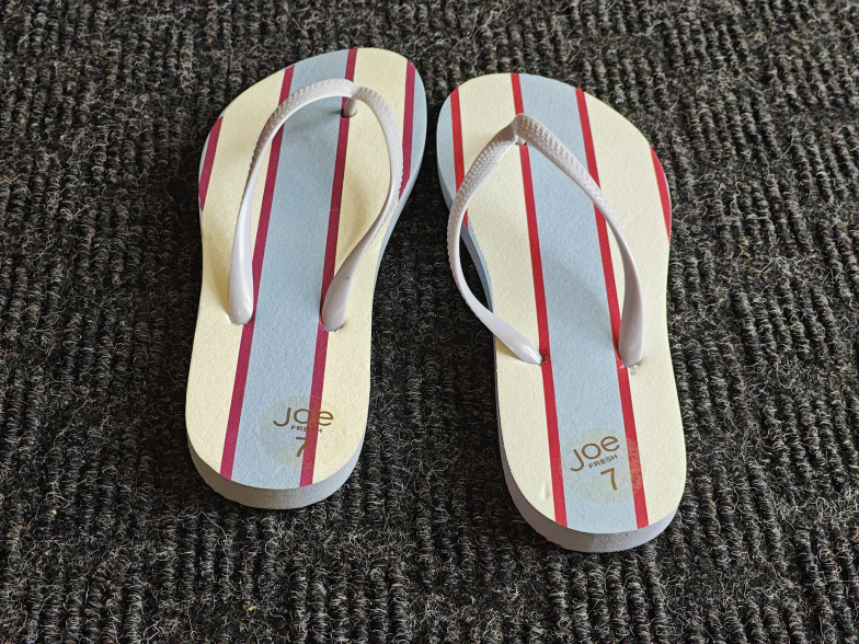 Joe Fresh Women Flip Flops Sandals / Slippers - Size 7 - photo 4