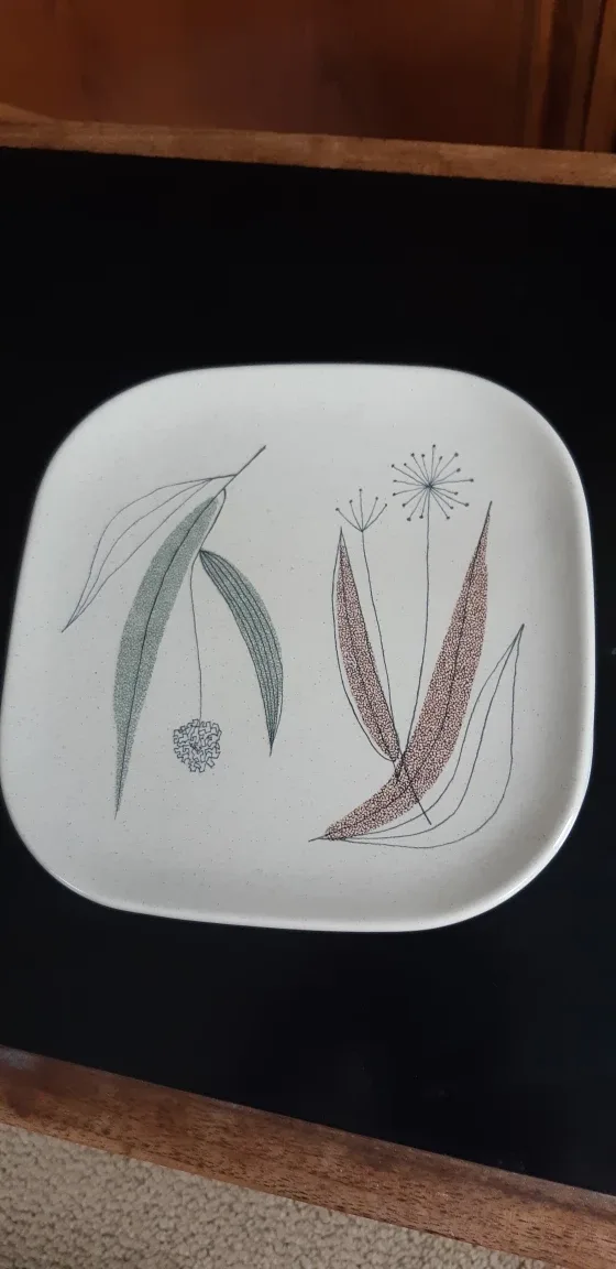 2 Vintage Franciscan Ware Plates image indicator(2)