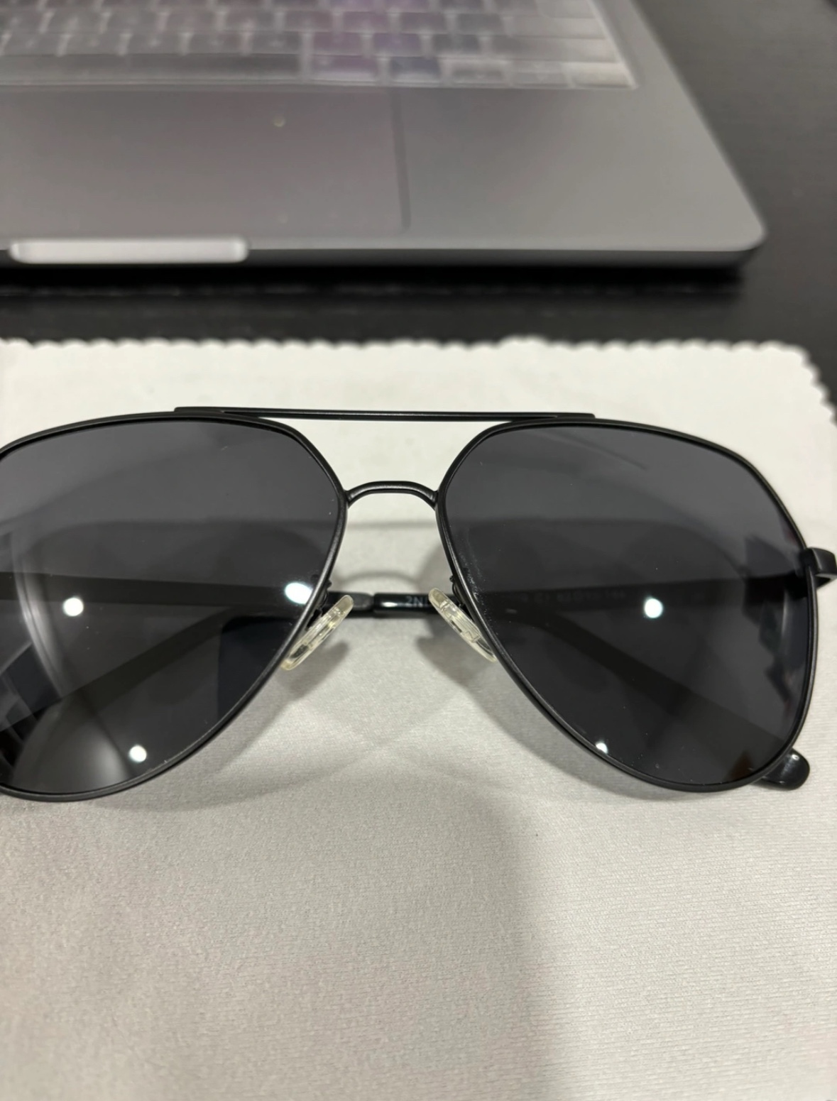 END FRAME Black Sunglasses with Case