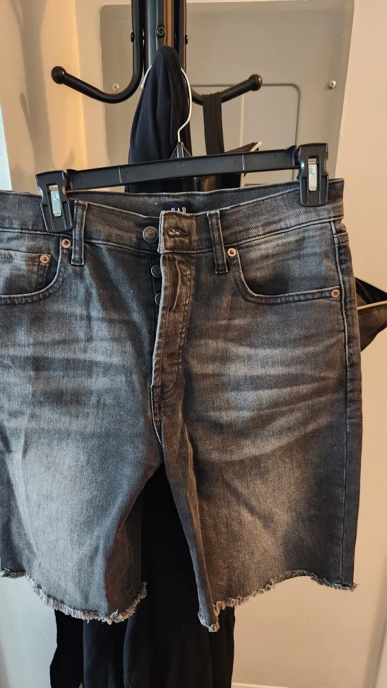 GAP Denim Bermuda Shorts 4/27R thumbnail