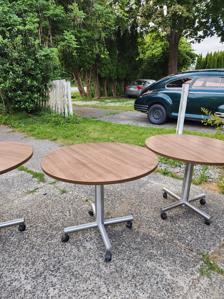 Round Tables with Rolling Base - Set of 3 - photo 3