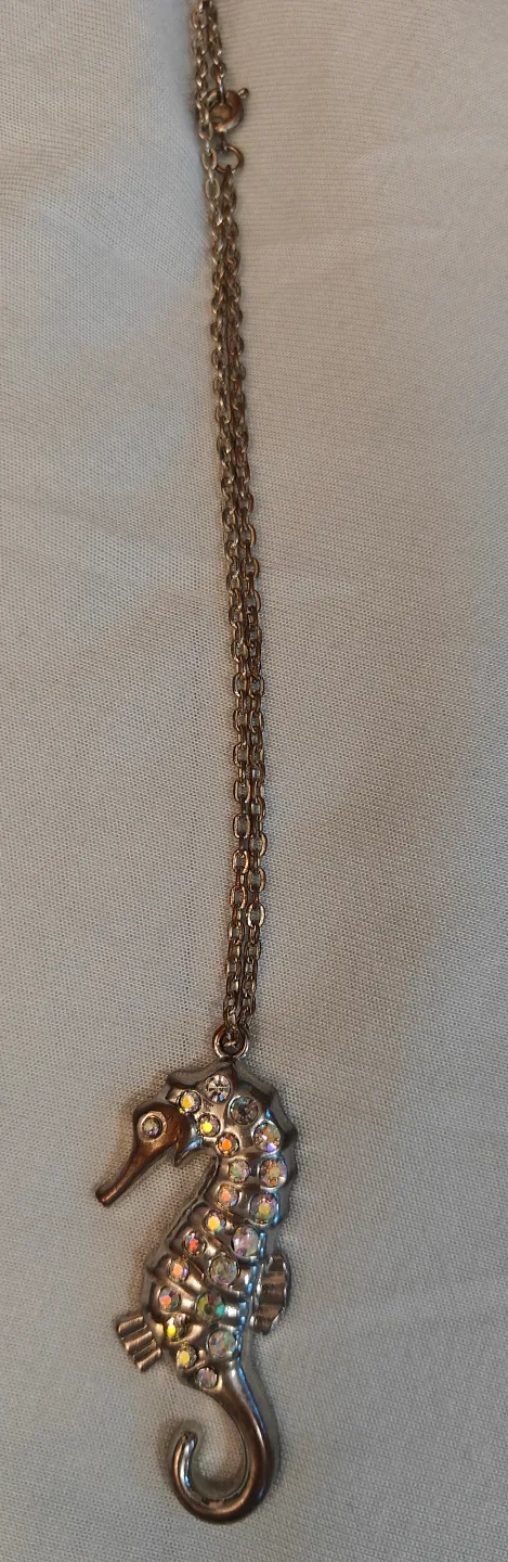 Seahorse Pendant Necklace 💖🧡 image indicator(2)