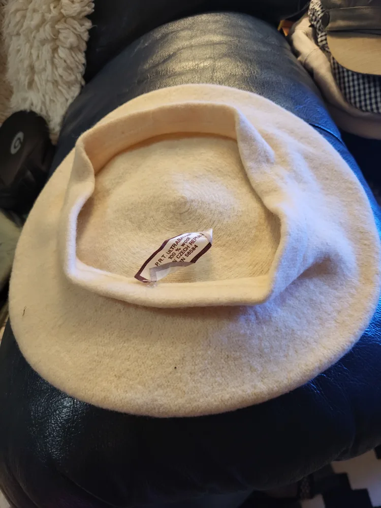 Cream Wool Beret Hat #freecycle image indicator(2)