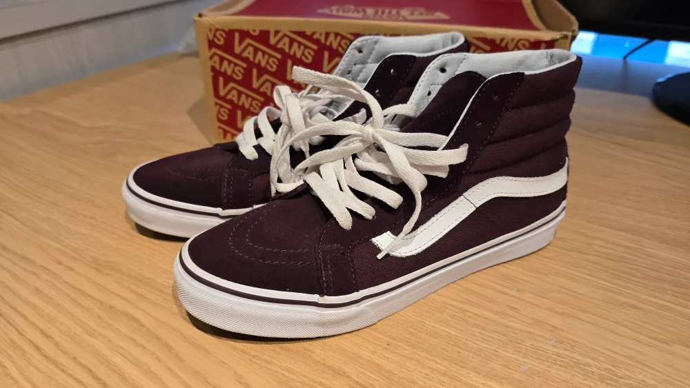 Vans Sk8-Hi Slim Iron Brown/True White Shoes - Size 8 image indicator(2)