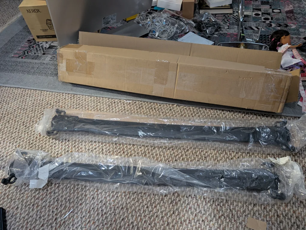 Richeer Roof Rack Cross Bars - New in Box! image indicator(3)