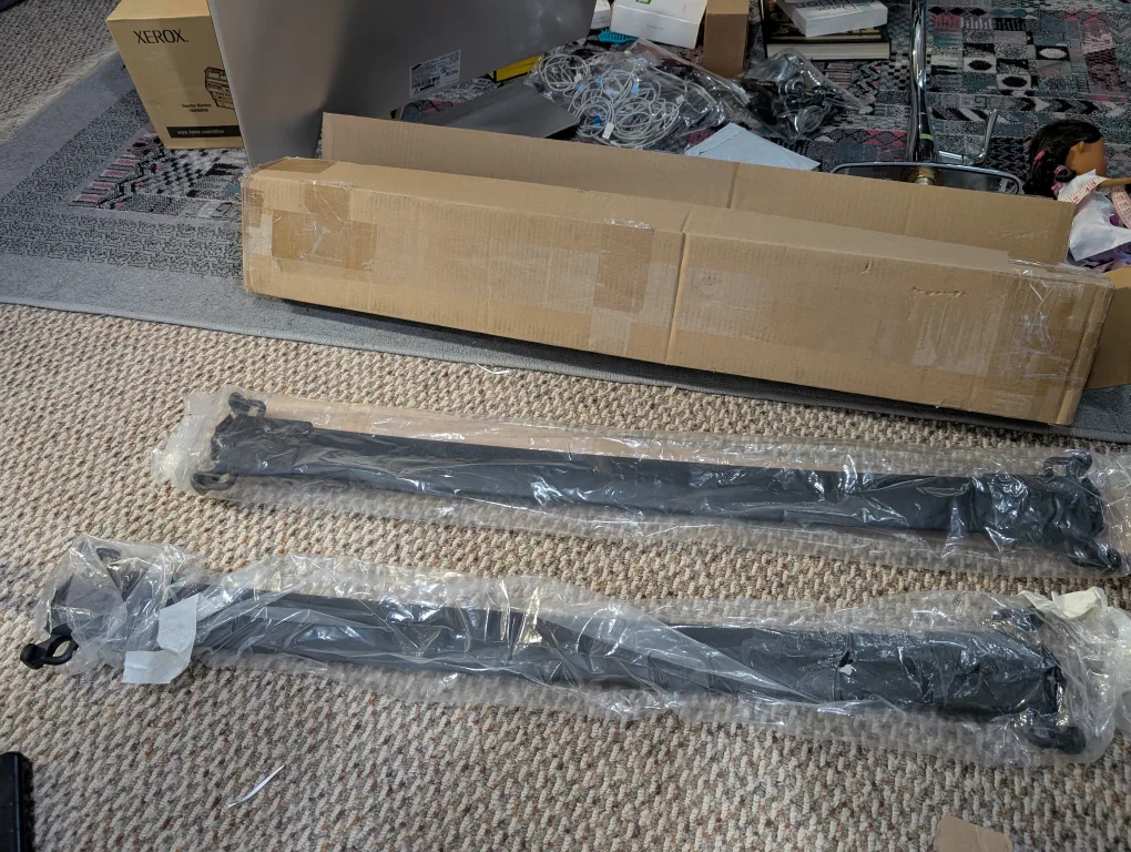 Richeer Roof Rack Cross Bars - New in Box! image indicator(4)