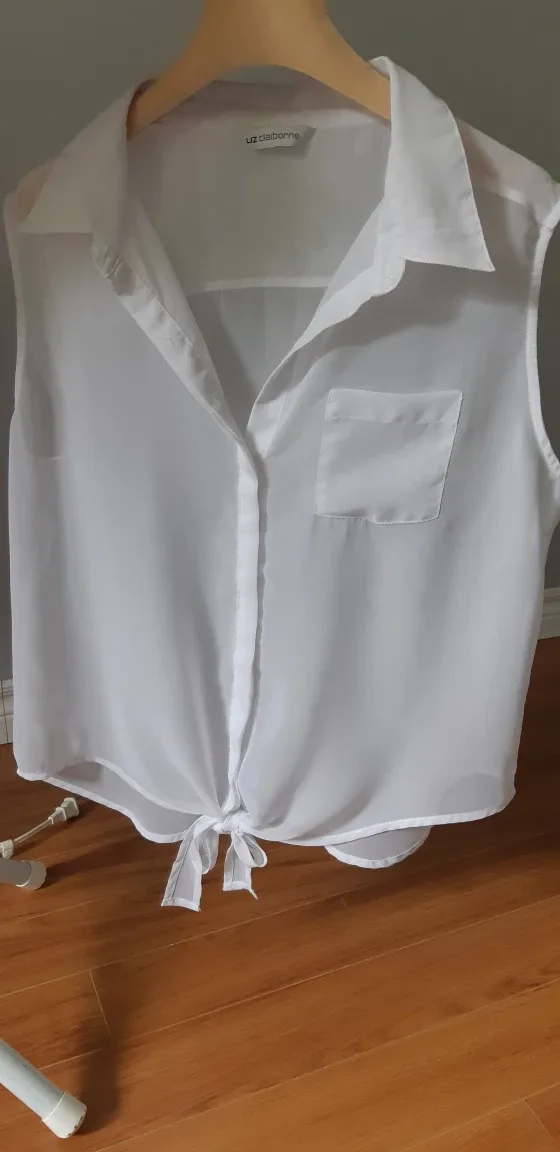 Liz Claiborne White Sleeveless Blouse thumbnail