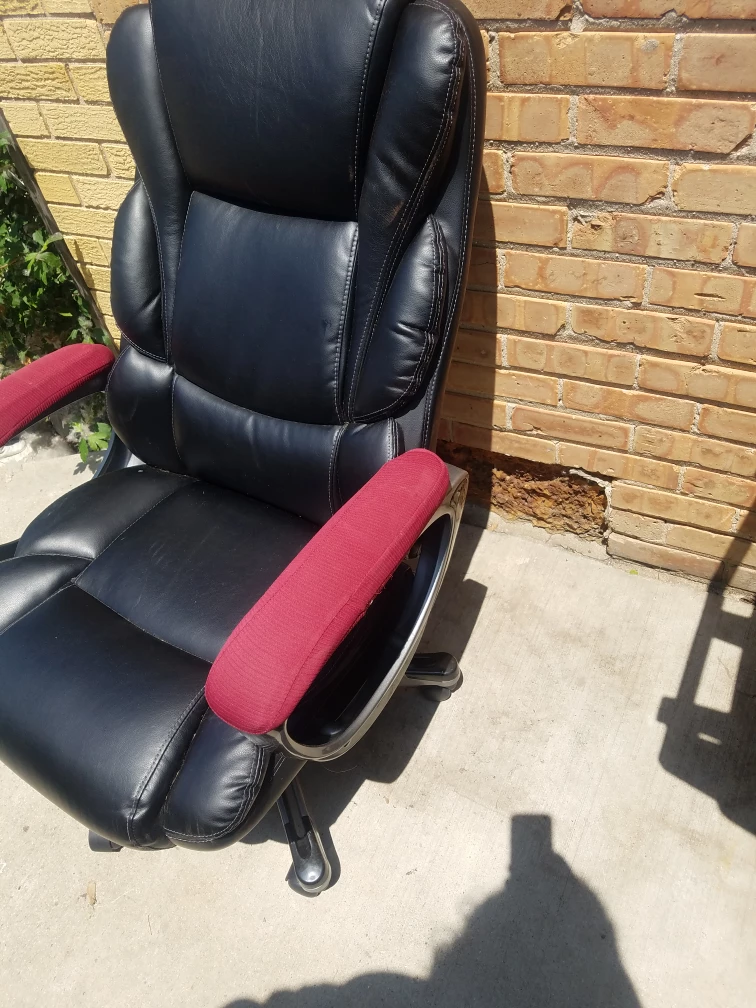 Executive Style Black Office Chair with Red Armrests - photo 2