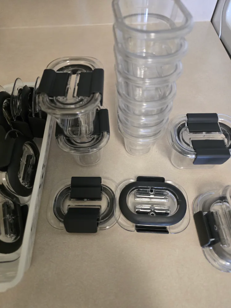 Rubbermaid Brilliance Food Storage Containers image indicator(3)