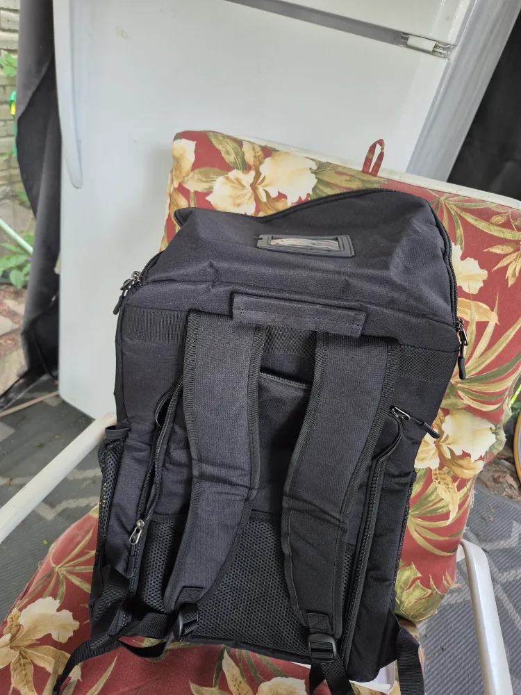 Black Roller Skate Backpack image indicator(7)