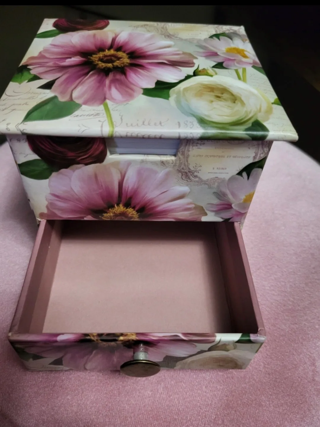 Floral Decorated Memo Cube with Drawer image indicator(2)