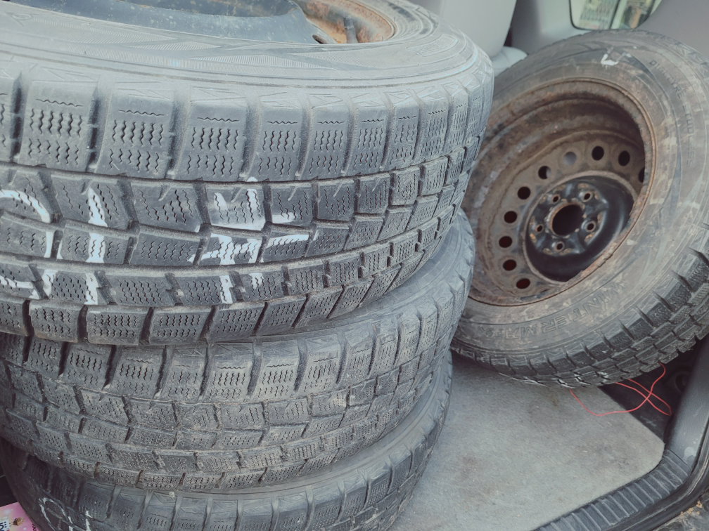 4 Like new Dunlop All season tires