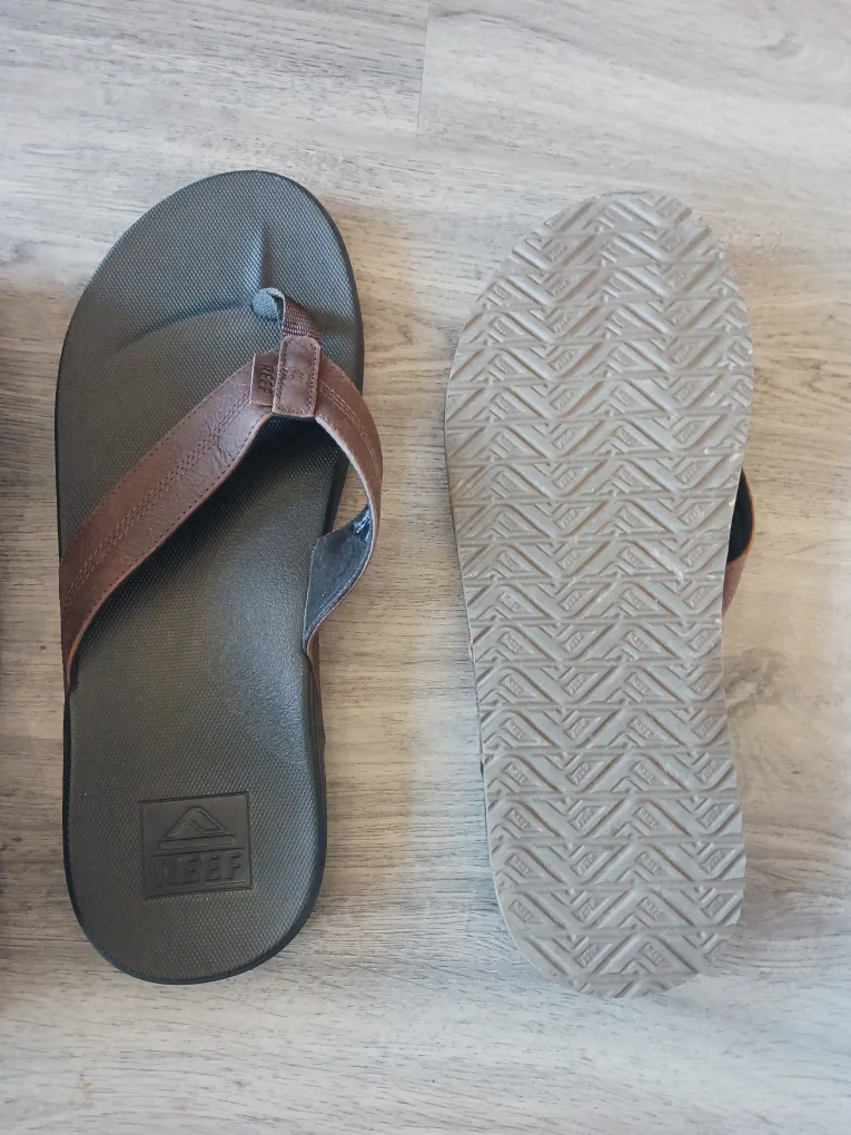 * NEW** *REEF Flip-Flops thumbnail
