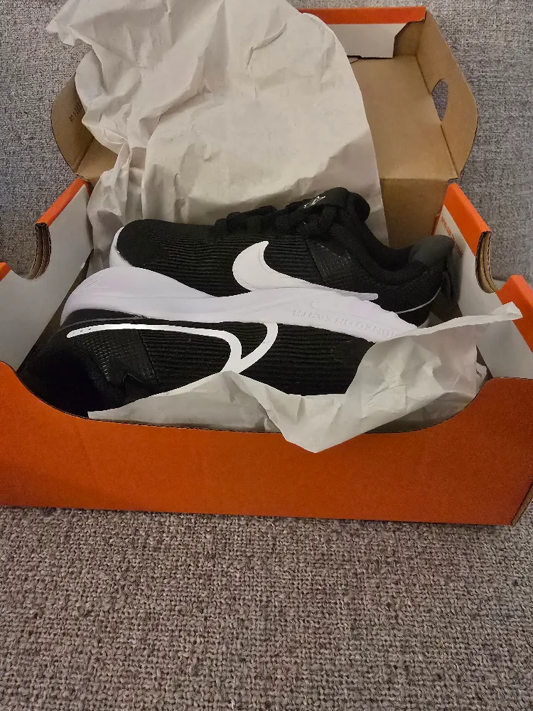Brand New Nike Star Runner 4 NN (TD) Size 10C - New in Box! image indicator(2)