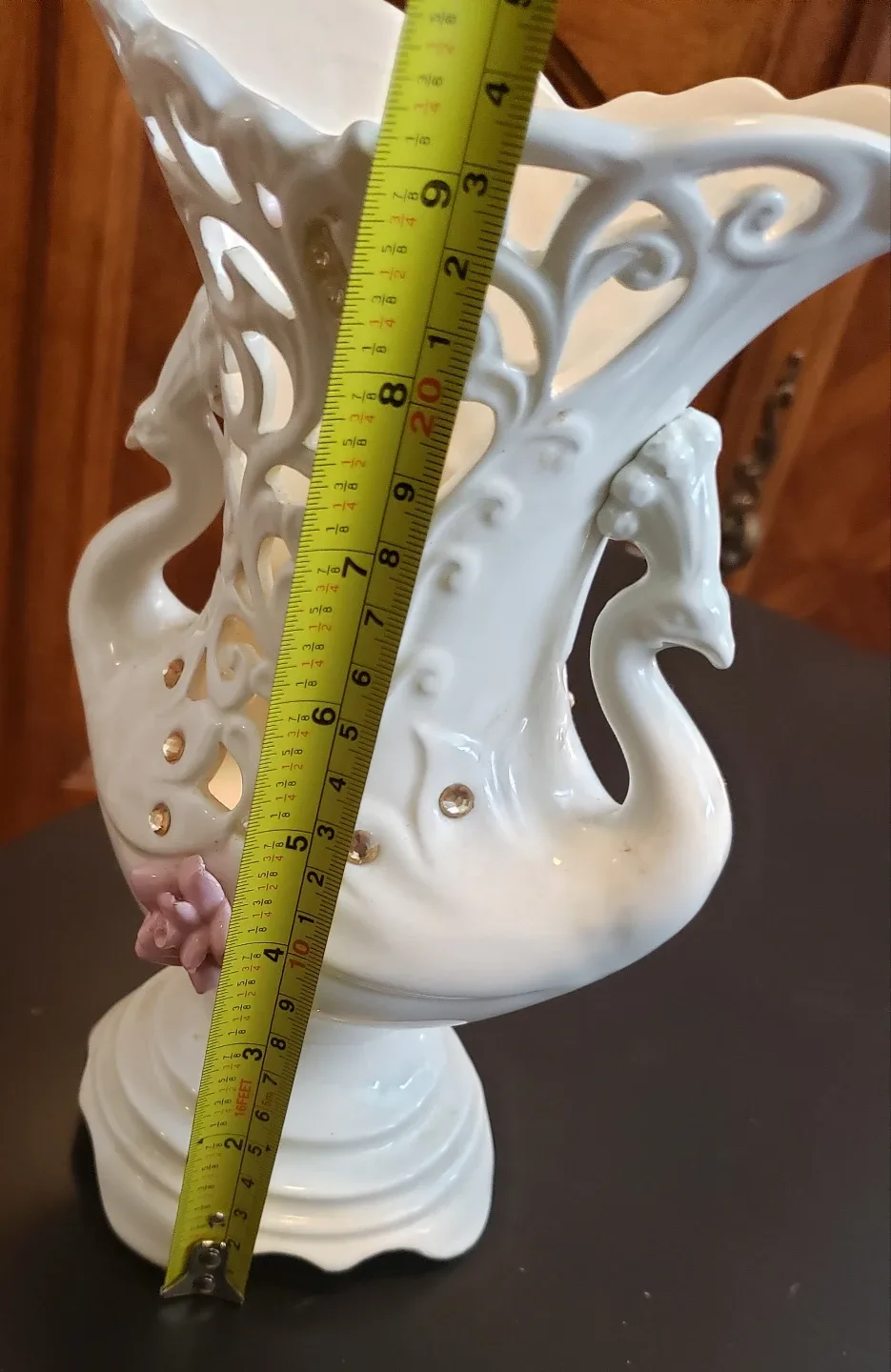 Swan Vase with Cut-Out Design image indicator(2)