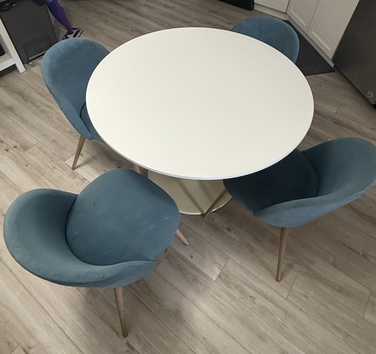 Dining table and 4 chairs - photo 4