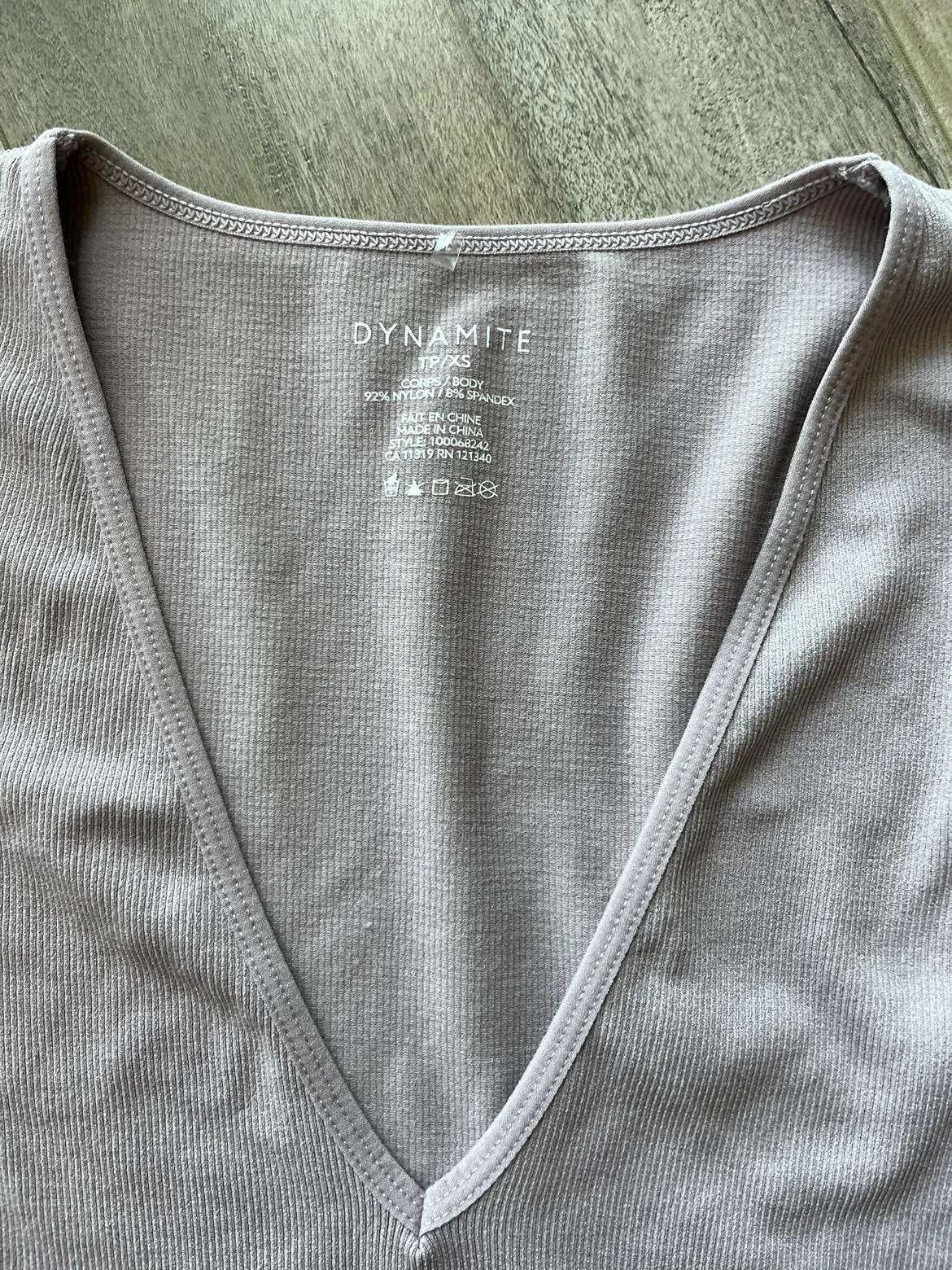 XS Dynamite long sleeve crop. Lovely neutral image indicator(3)