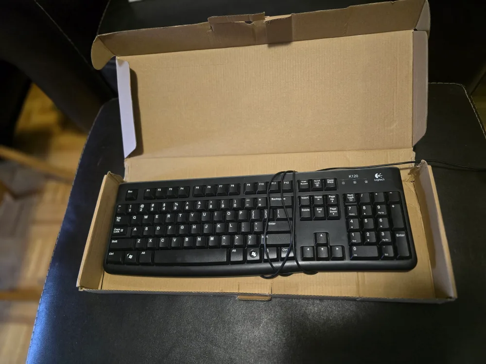 Logitech K120 Keyboard - Like New! 🇨🇦 thumbnail