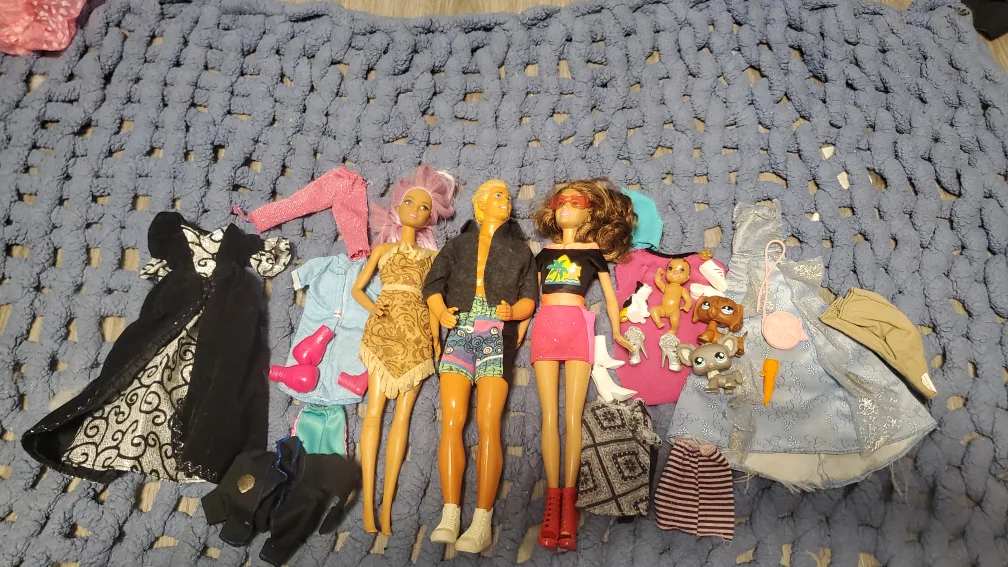 Doll Collection with Assorted Accessories image indicator(5)