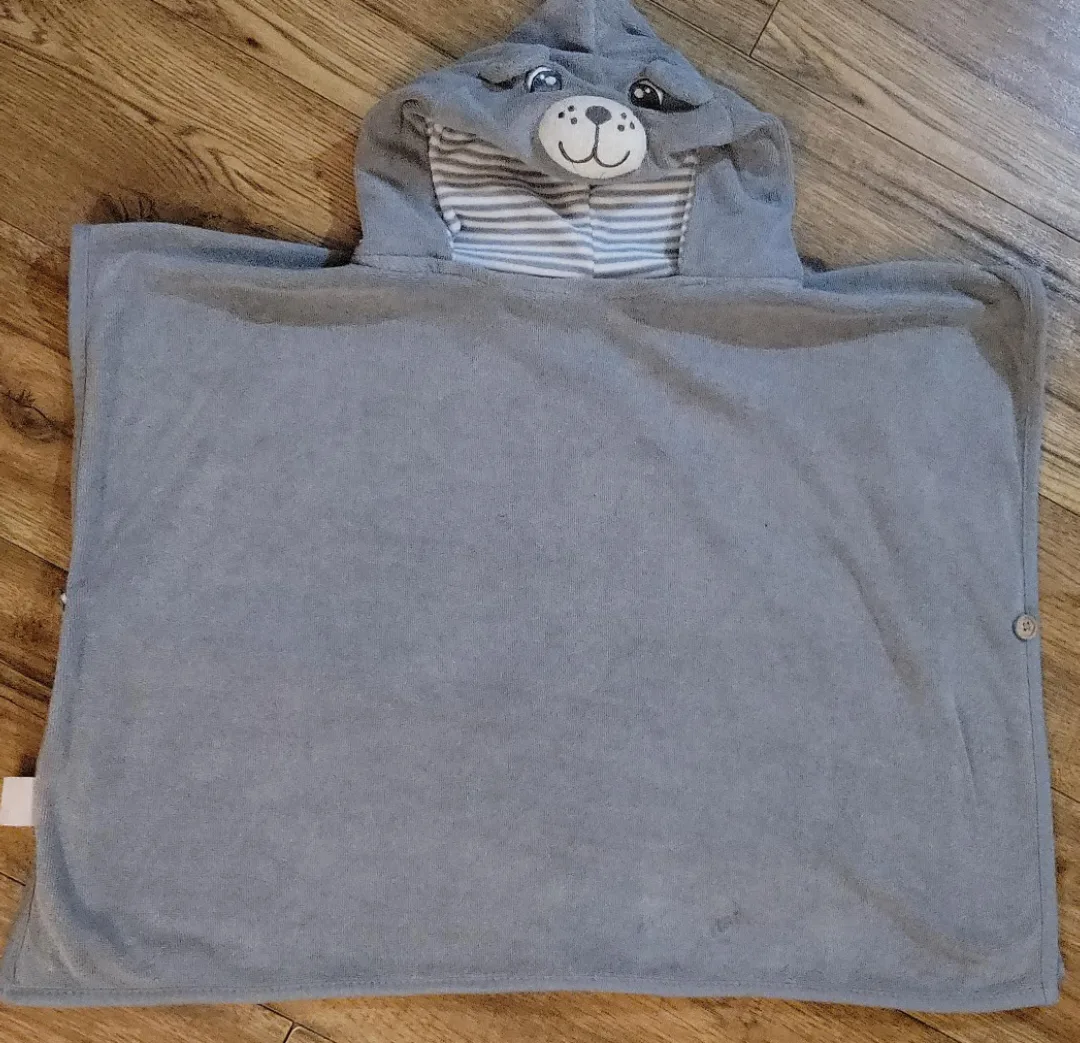 Child's Seal Hooded Towel thumbnail
