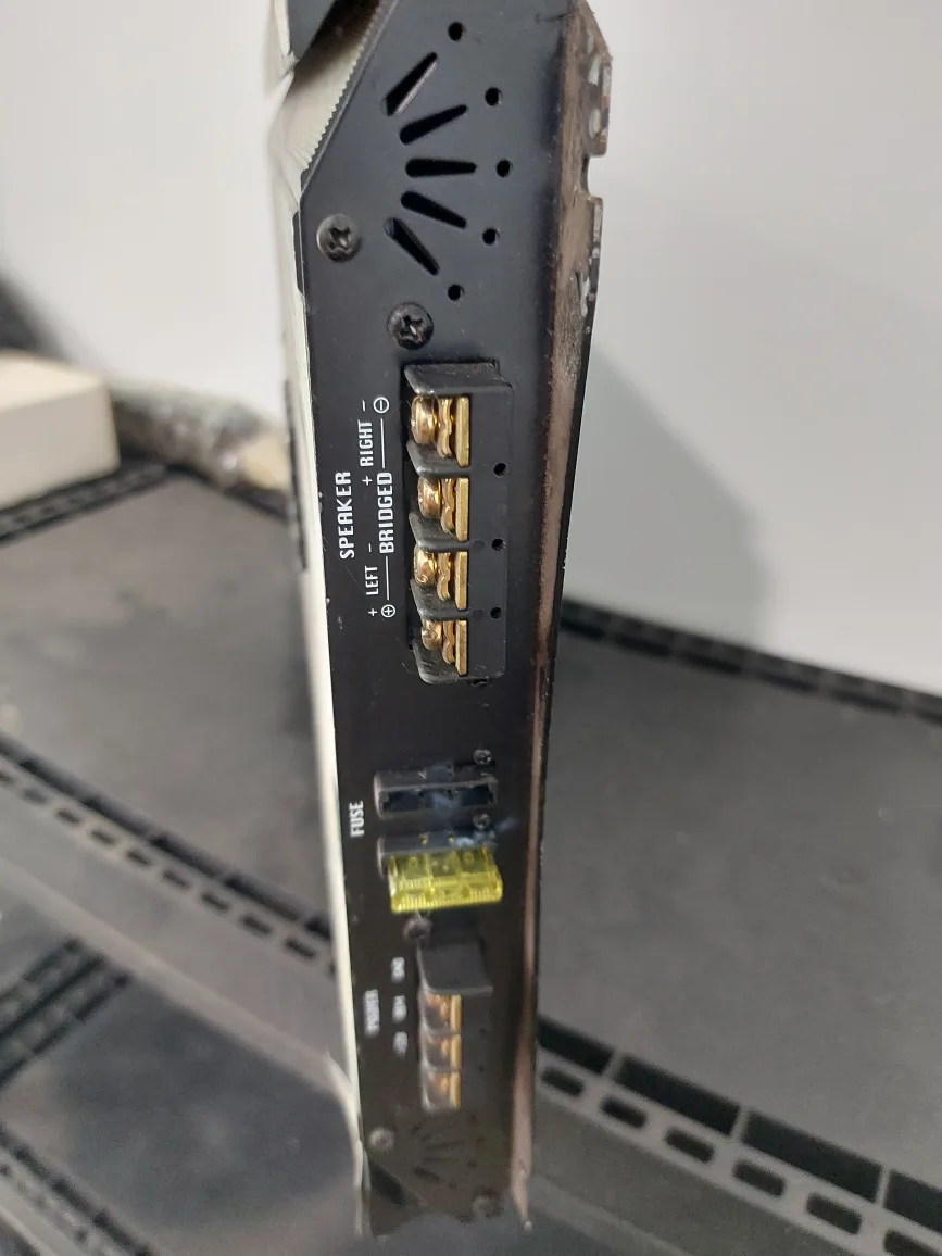 2400 Watt 2 Channel MOSFET Amplifier image indicator(4)