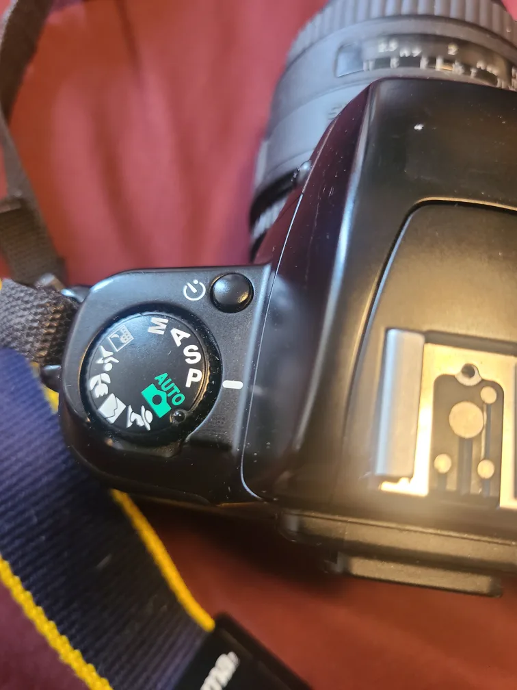 Nikon F60 Camera with Sigma Lens image indicator(3)
