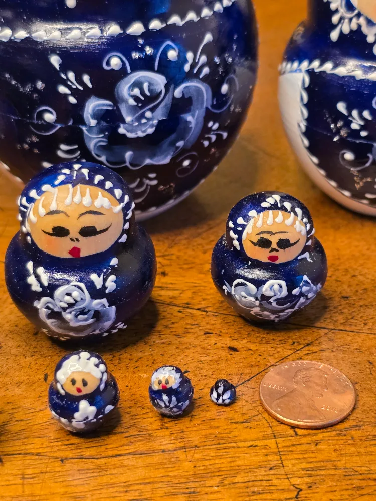Hand Painted Russian Nesting Dolls image indicator(4)
