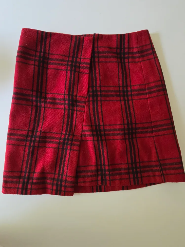 Woman's Skirt thumbnail