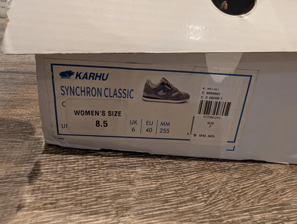 BNIB Karhu Synchron Classic Sneakers - Size 8.5 image indicator(5)