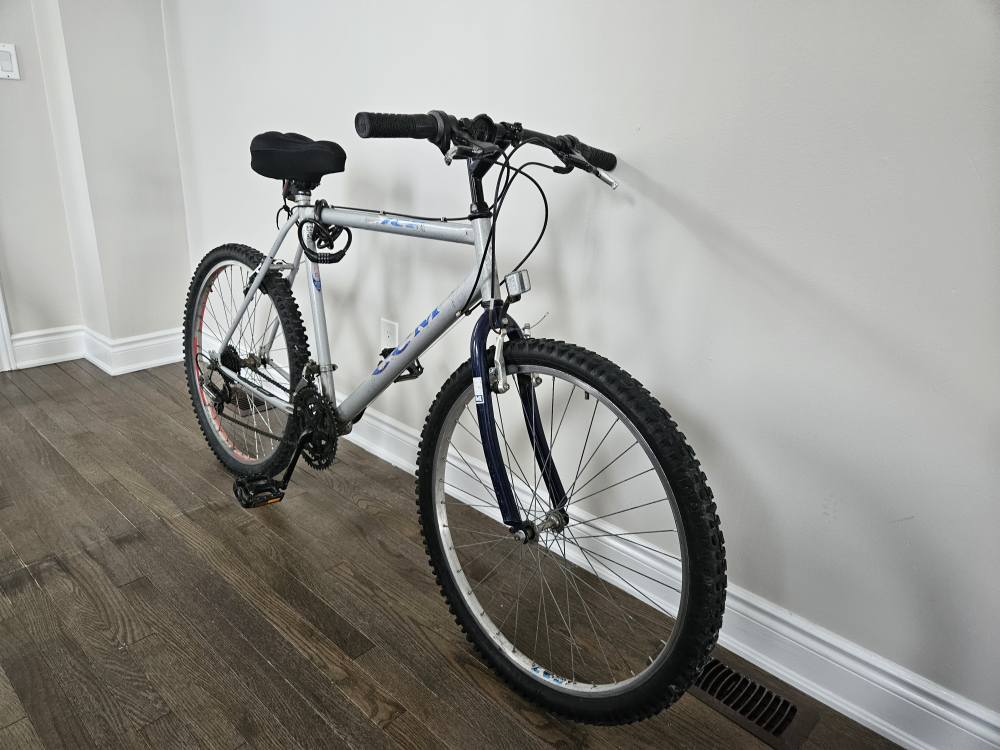 CCM 21-Speed Bike – Made in Canada | 22” Frame –FREE DELIVERY!!