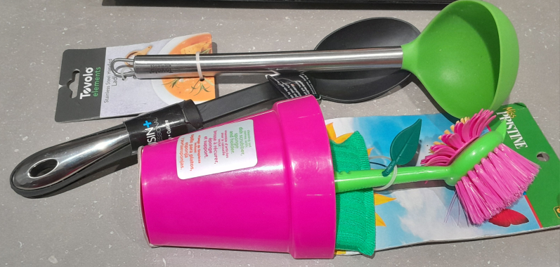 New Kitchen Utensils & Bamboo Cutting Board