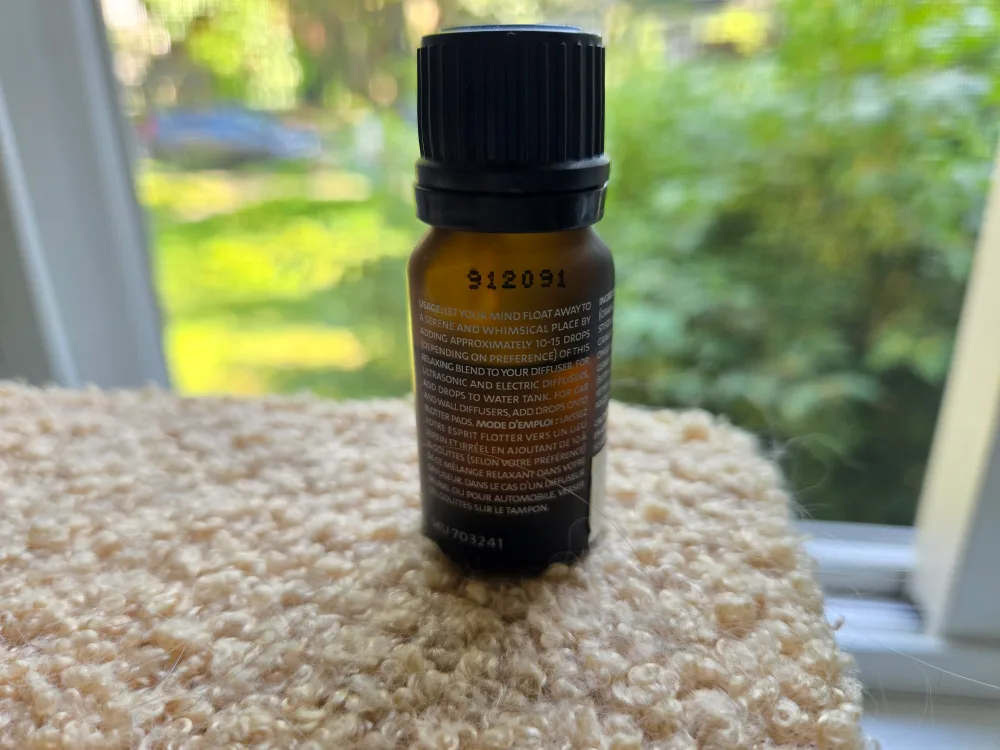 Saje Daydream Relaxing Diffuser Blend image indicator(2)