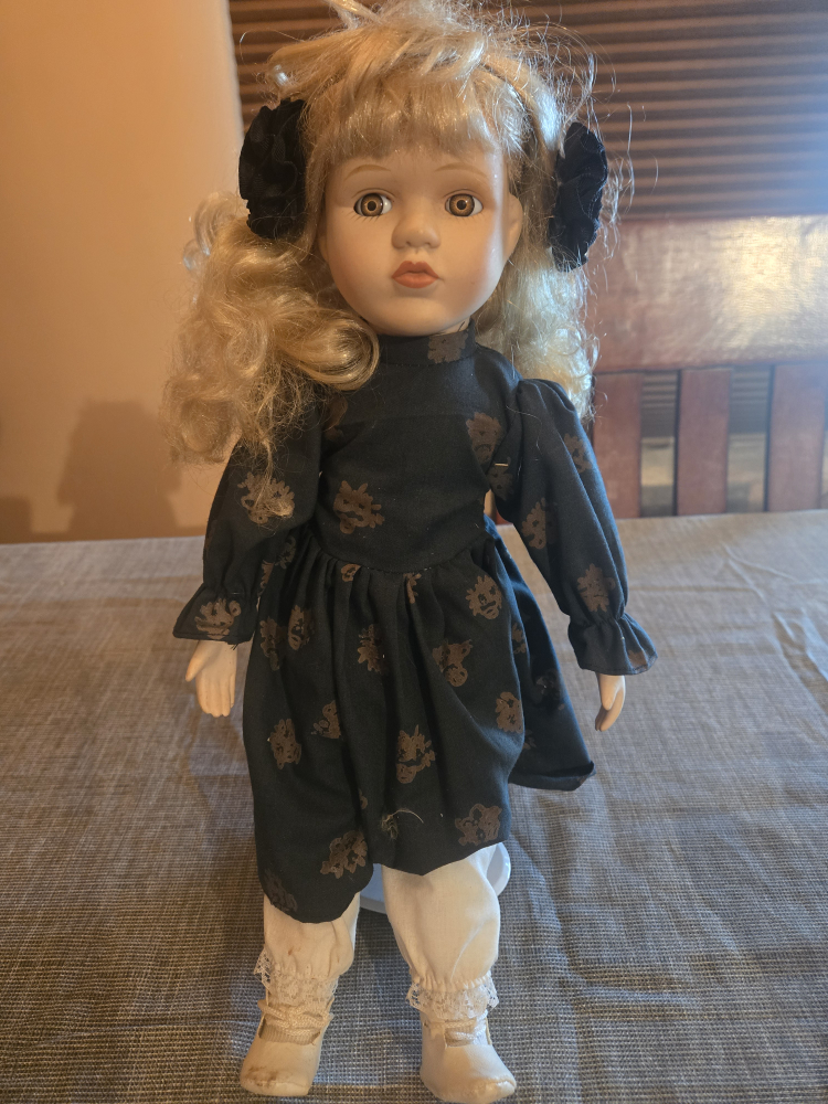 Porcelain Dolls - Set of 4 - photo 2