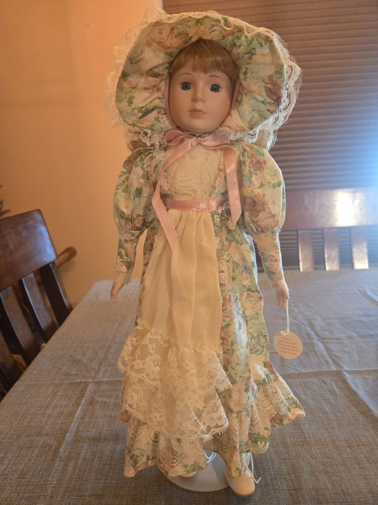 Porcelain Dolls - Set of 4 - photo 5