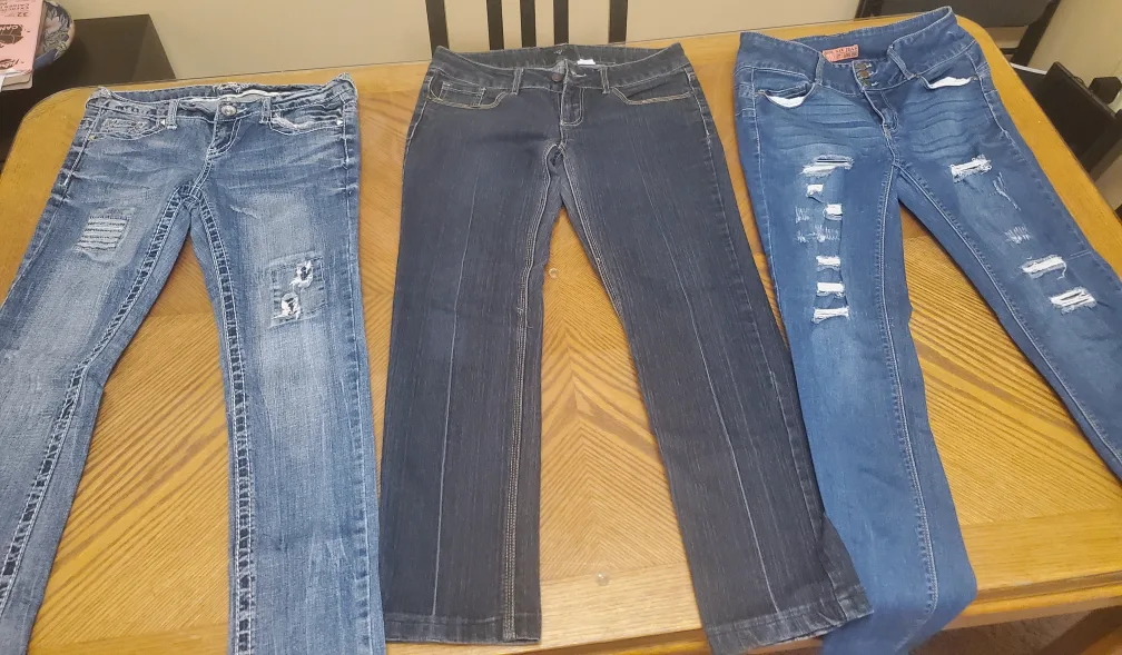 Women Jeans thumbnail