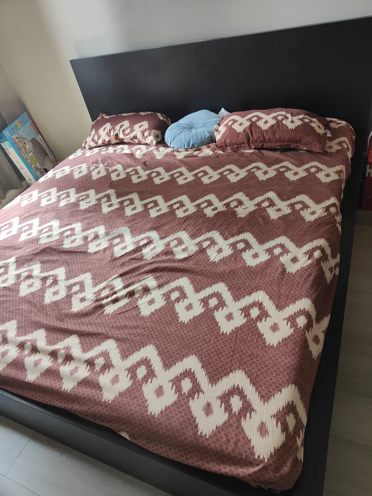 King Bed Set with Comforter, Pillows thumbnail
