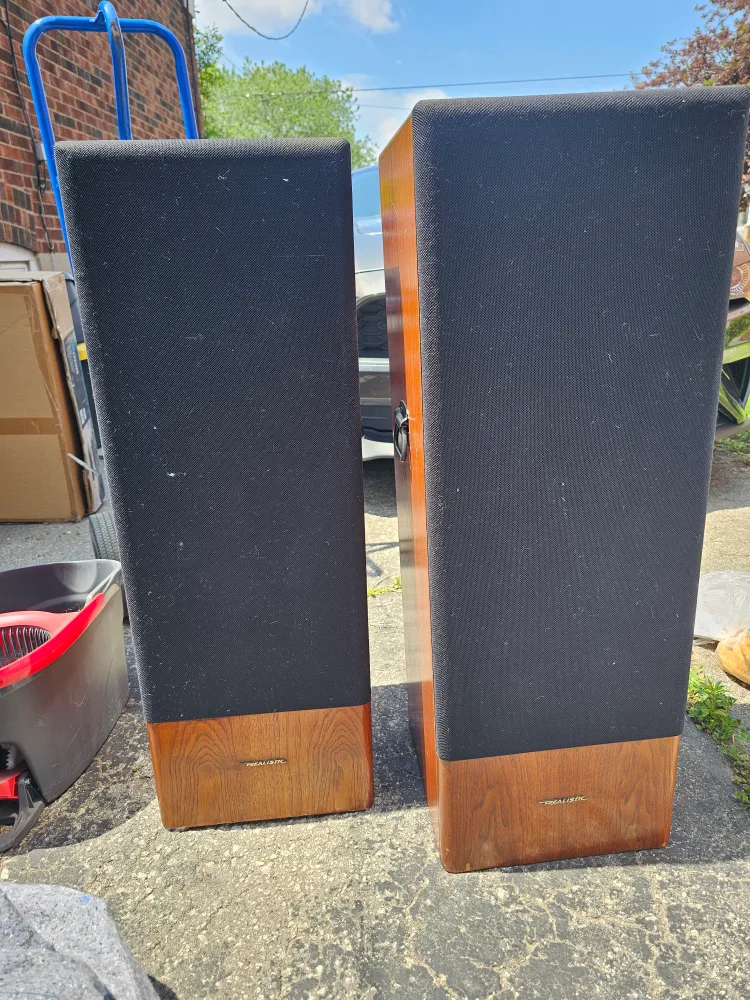 Realistic Floor Speakers - Pair thumbnail