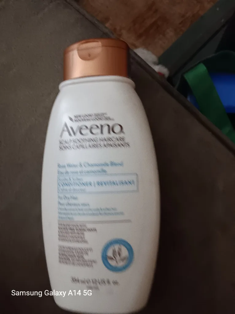 Aveeno Rose Water & Chamomile Conditioner thumbnail