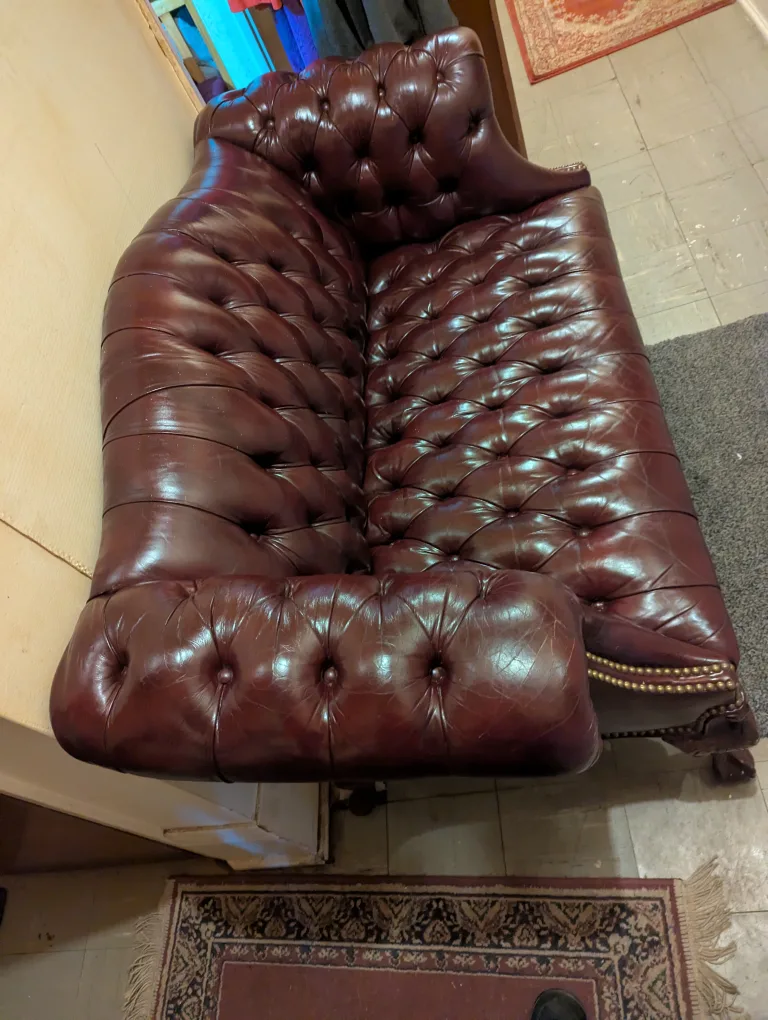 Burgundy Leather Chesterfield Sofa image indicator(2)
