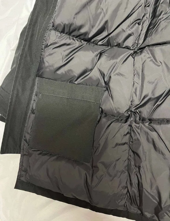 Canada Goose Black Winter Parka image indicator(9)