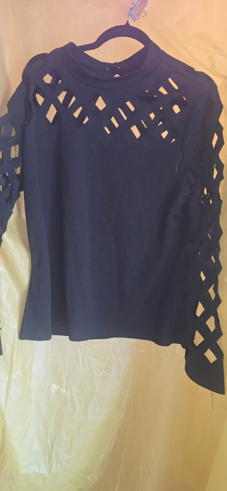 Black Long Sleeve Cutout Top 2xl thumbnail